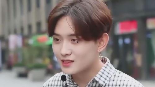 娱乐吃瓜酱情侣吵架视频,娱乐吃瓜酱带你领略甜蜜与火药味的碰撞